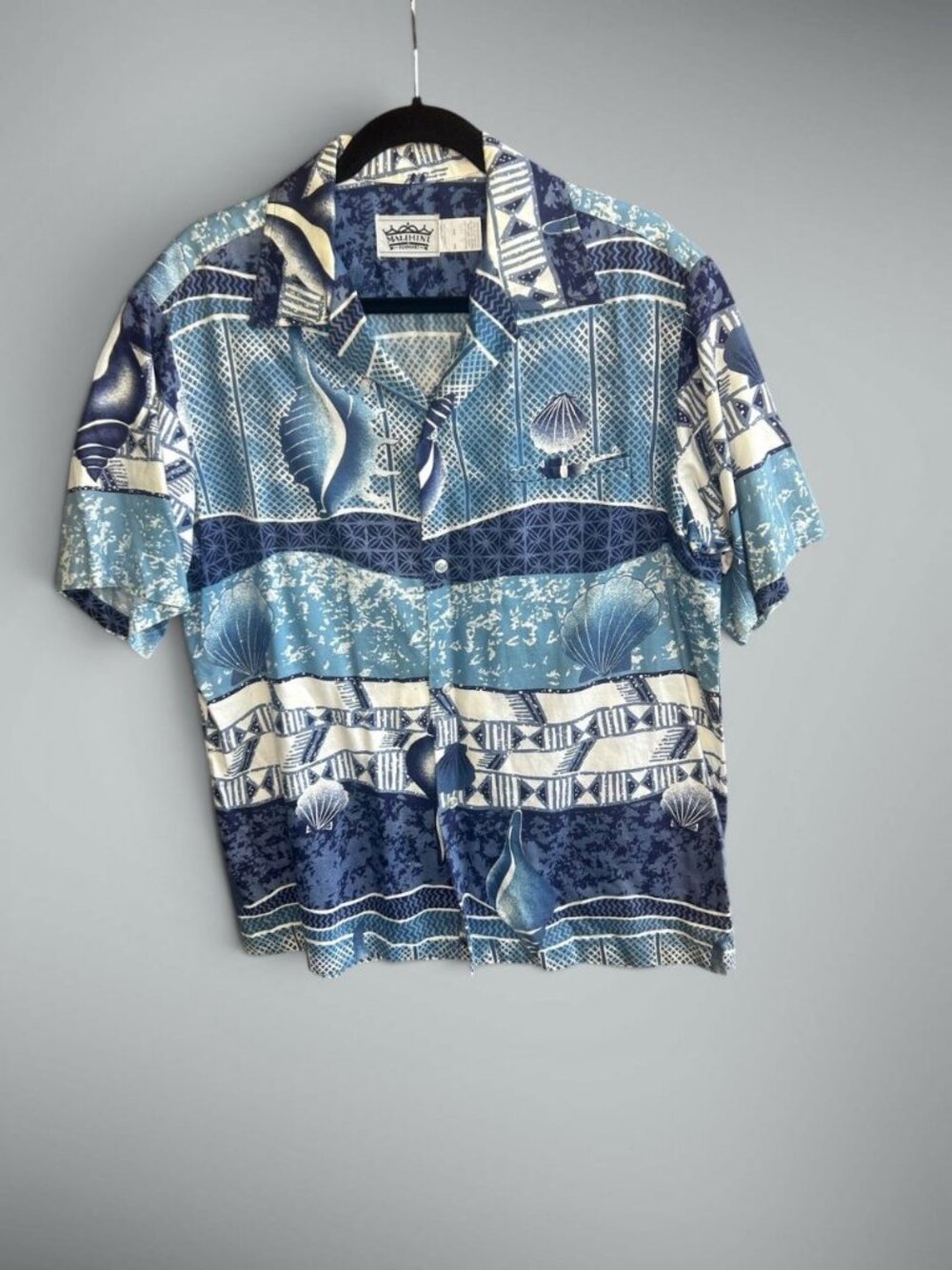 Malihini Hawaii  Men's Vintage Hawaiian Blue Seashell Aloha Camp Shirt Size L